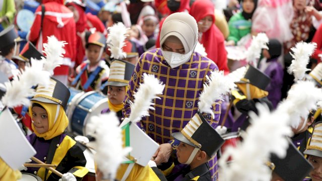Bunda PAUD Lepas Peserta Pawai dan Drum Band TK se-Kota Makassar, Harap Tingkatkan Kreativitas Anak