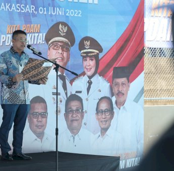 Ambil Sumpah Jabatan Pegawai Honorer PDAM Makassar, Ini Pesan Beni Iskandar
