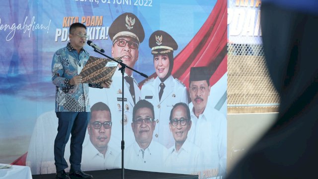 Ambil Sumpah Jabatan Pegawai Honorer PDAM Makassar, Ini Pesan Beni Iskandar