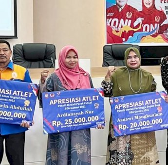 Dispora Makassar Beri Bonus Puluhan Juta Atlet Berprestasi