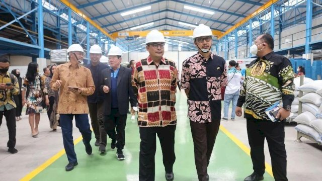 Dampingi Danny, Kadis PMPTSP Hadiri Grand Opening Pabrik Injeksi Pelastik