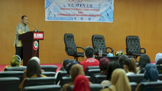 Wali Kota Makassar Moh Ramdhan Pomanto saat membuka seminar yang diselenggarakan Ikatan Dokter Indonesia (IDI) Cabang Makassar di Auditorium Rumah Sakit Universitas Hasanuddin, Sabtu (1/10).