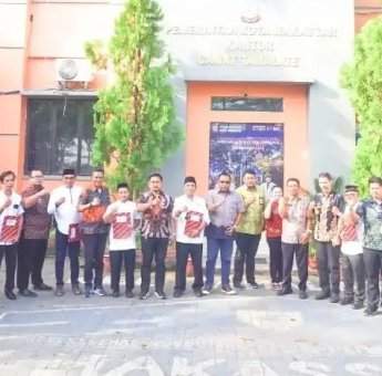 Edwar Supriawan Serahkan SK Ketua LPM se-Kecamatan Tamalate