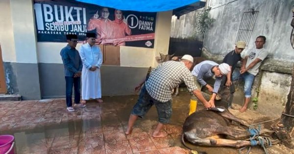 Camat Mamajang Saksikan Pemotongan Hewan Kurban di Kediaman Tokoh Masyarakat, Harap Distribusi Daging Tepat Sasaran