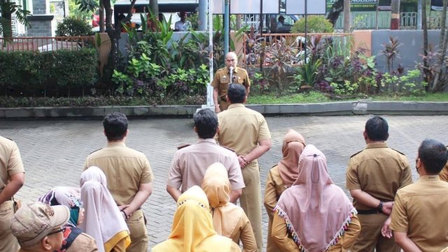 Sekcam Mamajang Pimpin Apel Pagi, Minta Pegawai dan Laskar Pelangi Aktif Sukseskan Longwis