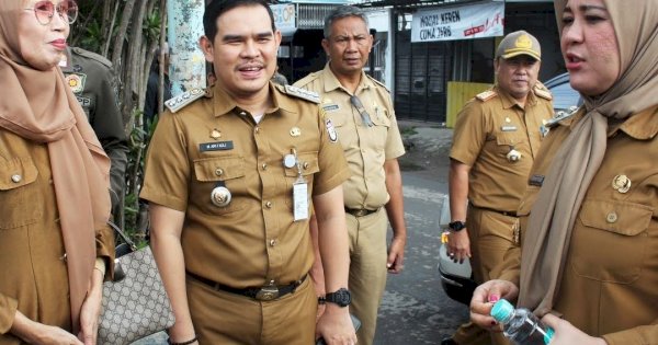 Ari Fadli Dampingi Wawali Makassar Tinjau Longwis di Dua Kelurahan