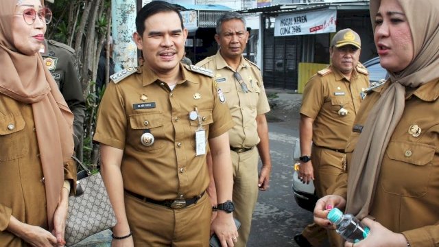 Ari Fadli Dampingi Wawali Makassar Tinjau Longwis di Dua Kelurahan