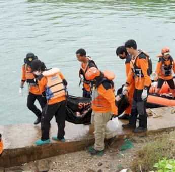 TRC BPBD Makassar Turun Tangan Cari Warga Hanyut di Danau Balang Tonjong