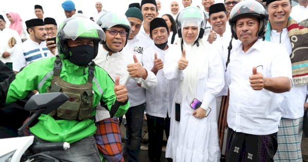 Danny Gunakan Ojol Hadiri Shalat Subuh Berjamaah