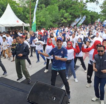 Ribuan Warga Kecamatan Tallo Ikuti Jalan Sehat