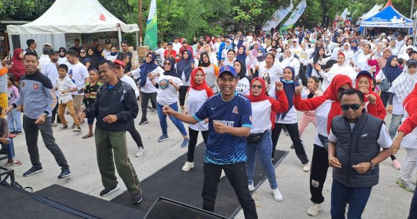 Ribuan Warga Kecamatan Tallo Ikuti Jalan Sehat