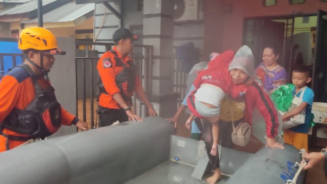 Dua Kecamatan di Makassar Terendam Banjir, 598 Warga Mengungsi