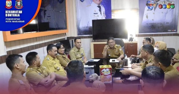 Sukseskan Program Pemerintah, Camat Bontoala Minta Lurah dan RT/RW Kompak