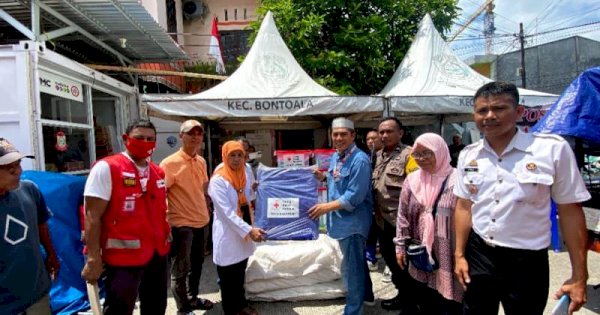 PMI Makassar Beri Bantuan Korban Kebakaran di Kecamatan Bontoala