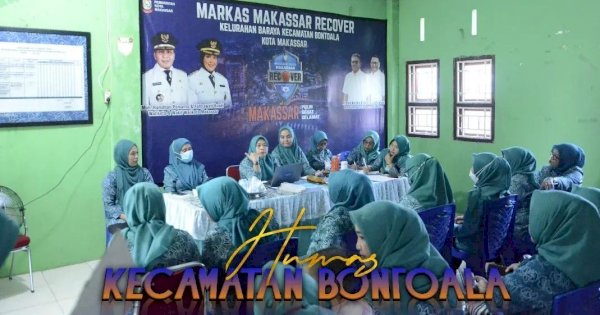 Ketua TP PKK Kecamatan Bontoala Tinjau Pemantapan Administrasi