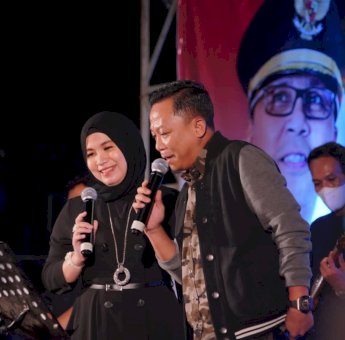 Camat Tallo Tampil Pukau Penonton Lomba Nyanyi OPD
