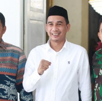 Ketua Perhimpunan Masyarakat Toraja Indonesia bersama Pangdam Hasanuddin Makan Siang Bareng Ketua DPRD Makassar