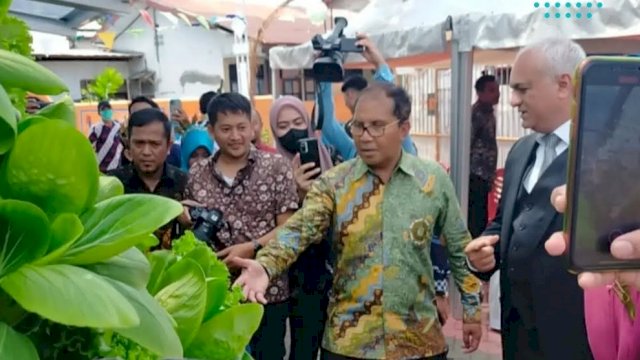 Kepala DKP Makassar Dampingi Danny Pomanto Kenalkan Lorong Wisata ke Tamu Asing