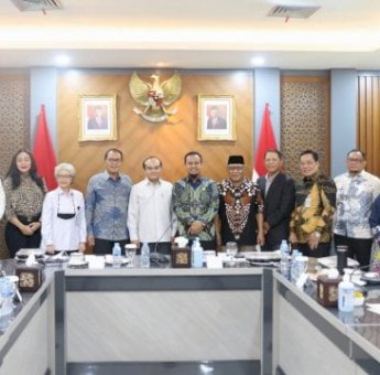 Didampingi Kepala Distaru, Danny Pomanto Paparkan Penataan Ruang ke Watimpres