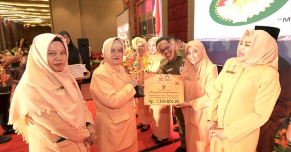 DPRD Raih Penghargaan Terbaik 5 Monev DWP