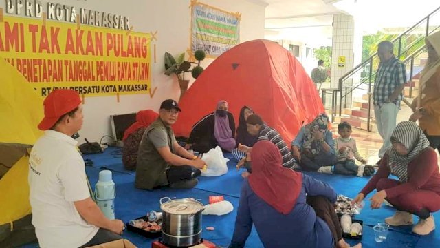 Seruduk Kantor DPRD Makassar, Begini Permintaan Eks RT/RW