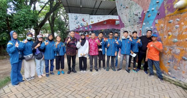 Lepas Kontingen Panjat Tebing, Ketum FPTI Makassar dan Bapak Angkat Cabor Harap Atlet Pertahankan Target Juara Umum