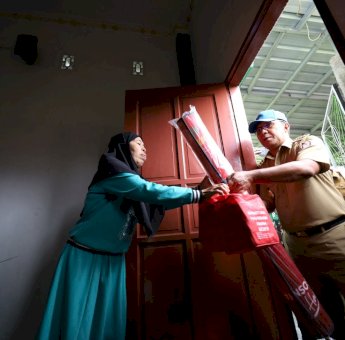 Danny Pomanto Tinjau Lokasi Banjir di Paccerakkang, Salurkan Bantuan untuk Korban