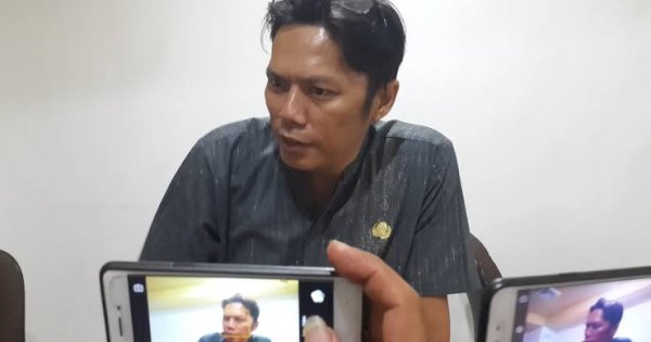 Sukseskan Program Ojol Day, Kasubag Humas DPRD Makassar Gunakan Jasa Ojol Beraktivitas