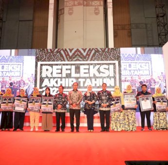 Balitbangda Beri Penghargaan 12 Inovasi Terbaik Kita Makassar