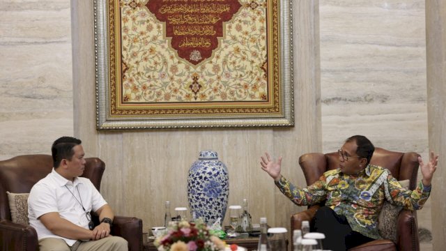 Wali Kota Makassar Moh Ramdhan Pomanto (kanan batik) bersama Ketua Umum IAI Budi Yulianto (kiri putih), melakukan pertemuan di Amirullah 18 Januari 2023, membahas terkait rencana Kongres Arsitektur se-ASEAN yang akan digelar di Makassar pada Juli 2023 mendatang.