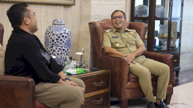 Dansatgas Densus 88 Antiteror Sulawesi Selatan (Sulsel) Kombespol Agung Novrianto Masloman menemui dan bersilaturahmi dengan Wali Kota Makassar Moh Ramdhan Pomanto di Amirullah, Senin (30/1) pagi.