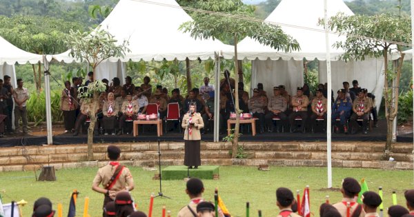 Fatmawati Rusdi Bakar Semangat Peserta Lomba Tingkat III Pramuka Penggalang Kota Makassar