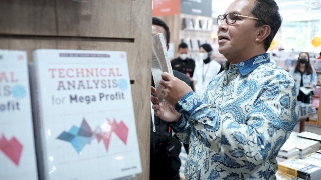 Wali Kota Makassar Moh Ramdhan Pomanto disela-sela peresmian Gramedia Mall Store Pettarani, Kamis (2/2) || dok: Istimewa 