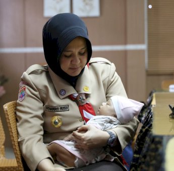 Kepedulian Fatmawati Rusdi Bantu Bayi Stunting di Rusunawa Panambungan Usai Ditinggal Ibunya