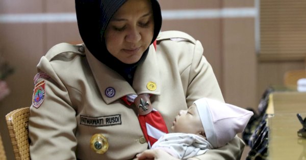 Kepedulian Fatmawati Rusdi Bantu Bayi Stunting di Rusunawa Panambungan Usai Ditinggal Ibunya