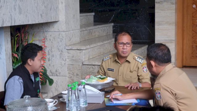 Wali Kota Makassar Moh Ramdhan Pomanto menerima audiens dari Tim Badan Waqaf Alquran (BWA), di Amirullah, Senin (20/1)