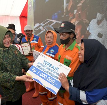 Indira Yusuf Ismail Apresiasi Petugas Kebersihan di Peringatan HPSN 2023