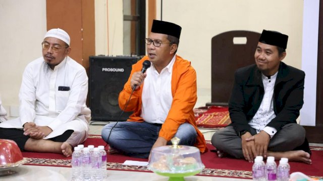 Silaturahmi di Pondok Pesantren Ibnu Qayyim Bone, Danny Pomanto Gaungkan Program Jagai Anakta