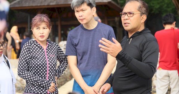 Danny Pomanto Ajak Tim Singapore Cooperation Enterprise Wisata ke Pulau Samalona