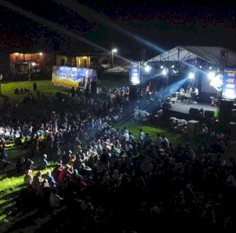 Hadirkan Hiburan Rakyat, APT Ingatkan Pesan SP dan RMS ke Warga Soppeng