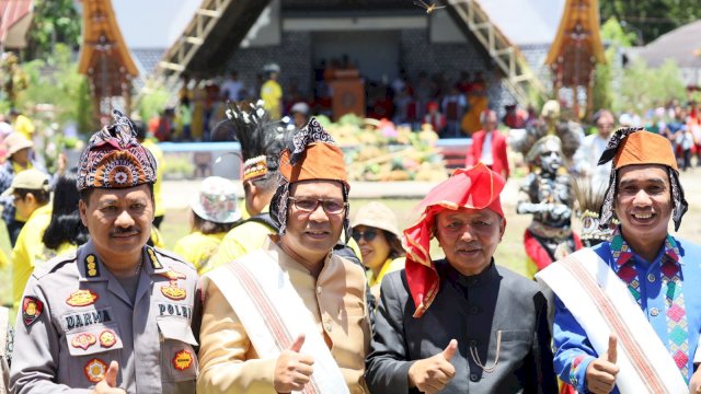 Danny Pomanto Hadiri Parade 110 Tahun IMT di Toraja Utara