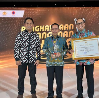 Pemkot Makassar Raih PPKM Award 2023 Bukti Keberhasilan Program Makassar Recover