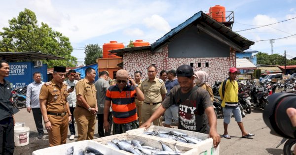 Jelang Kedatangan Presiden Jokowi, Danny Pomanto Tinjau Kondisi Pelabuhan Paotere dan Pasar Terong