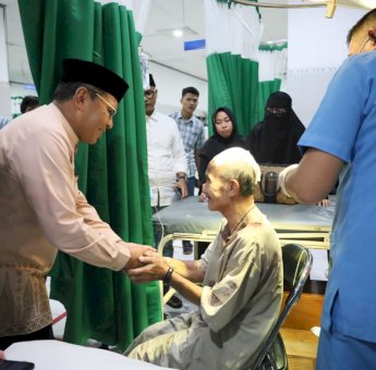 Danny Pomanto Janji Pemerintah Tanggung Biaya Pengobatan Korban Reruntuhan Kubah Masjid Ittifaqul Jamaah