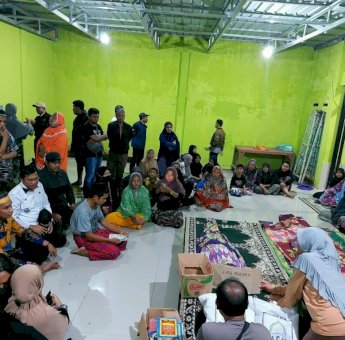 Respon Cepat, Rudianto Lallo Sambangi Rumah Korban Tertimpa Pohon di Biringkanaya