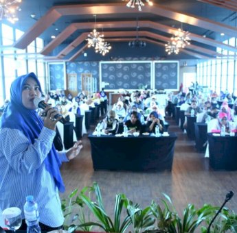 Gelar Sosper, Fatma Wahyudin Ingatkan Orang Tua Jagai Anak Ta ke Peserta