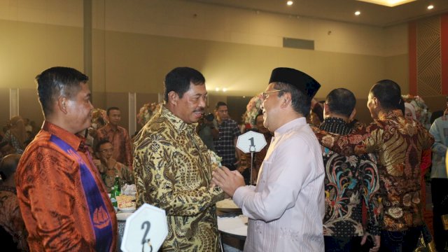 Wali Kota Makassar Moh Ramdhan Pomanto bersama Kapolda Sulsel Irjen Pol Setyo Boedi Moempoemi 
