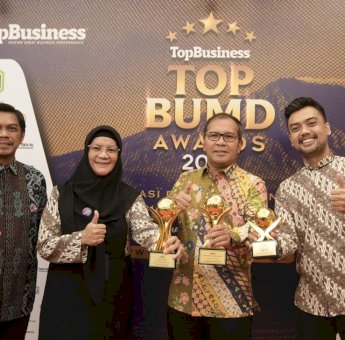 Wali Kota Makassar Danny Pomanto Raih Penghargaan Top Pembina BUMD 2023