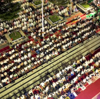 Antusias Masyarakat Ikuti Salat Subuh Berjamaah di Pekan Terakhir Ramadan 1444 Hijriah