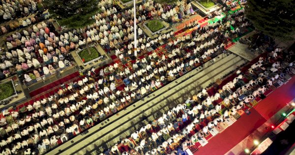 Antusias Masyarakat Ikuti Salat Subuh Berjamaah di Pekan Terakhir Ramadan 1444 Hijriah